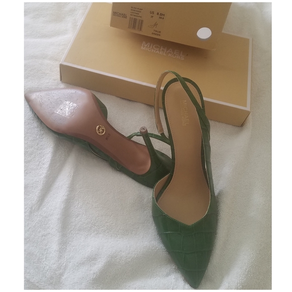 Michael Kors Green Eliza pump embossed - Picture 1 of 5